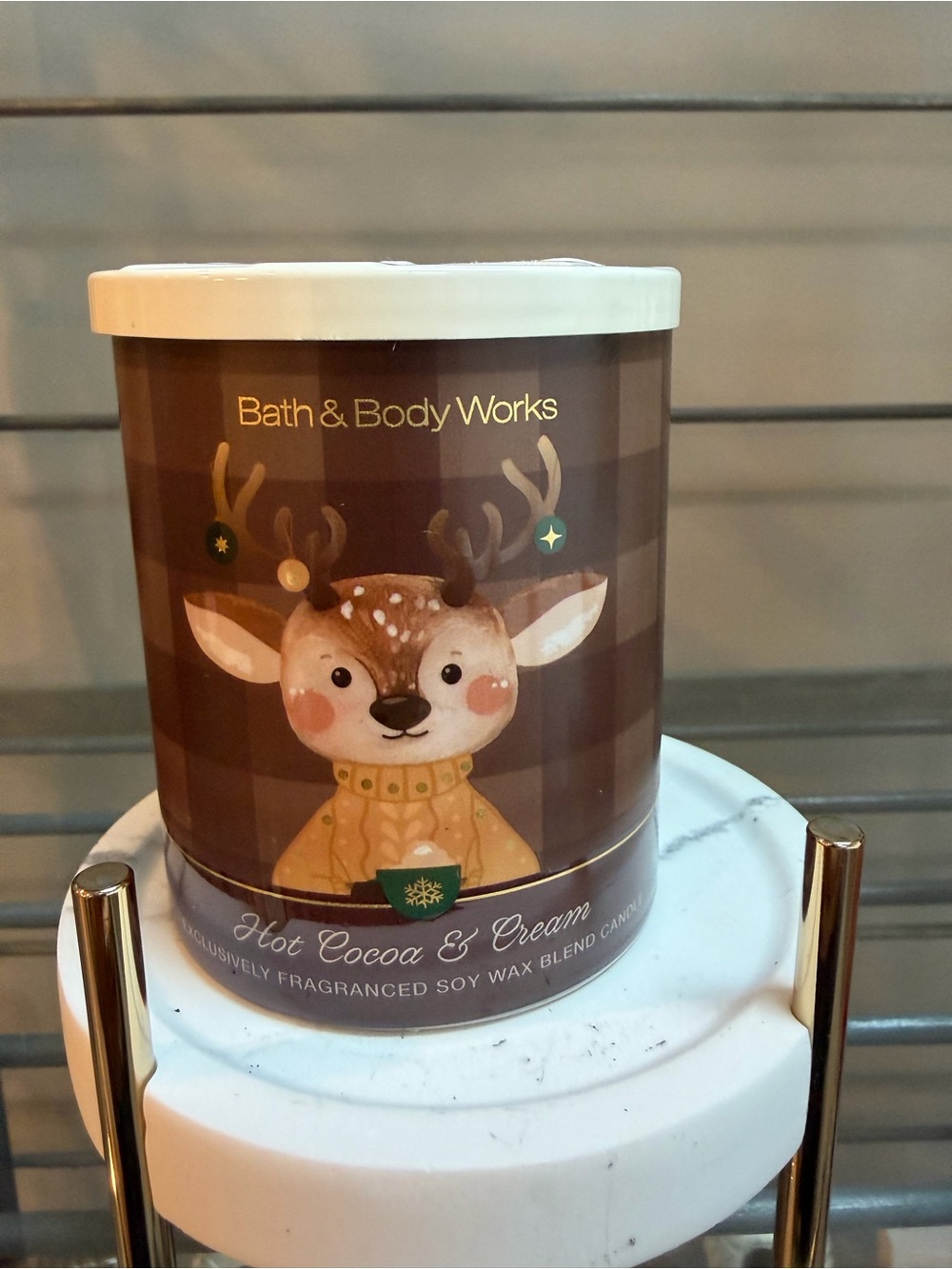 Bath & Body Works Wrapped in Velvet/Hot Cocoa Single Wick Candles NWT Holiday - Picture 2 of 4